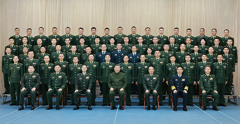 11月29日，中共中央总书记、国家主席、中央军委主席习近平到武警海警总队东：：Ｇ富硬渴硬。。这是习近平亲热接见东：：Ｇ富硬坑泄赝荆魅撕嫌傲裟。。